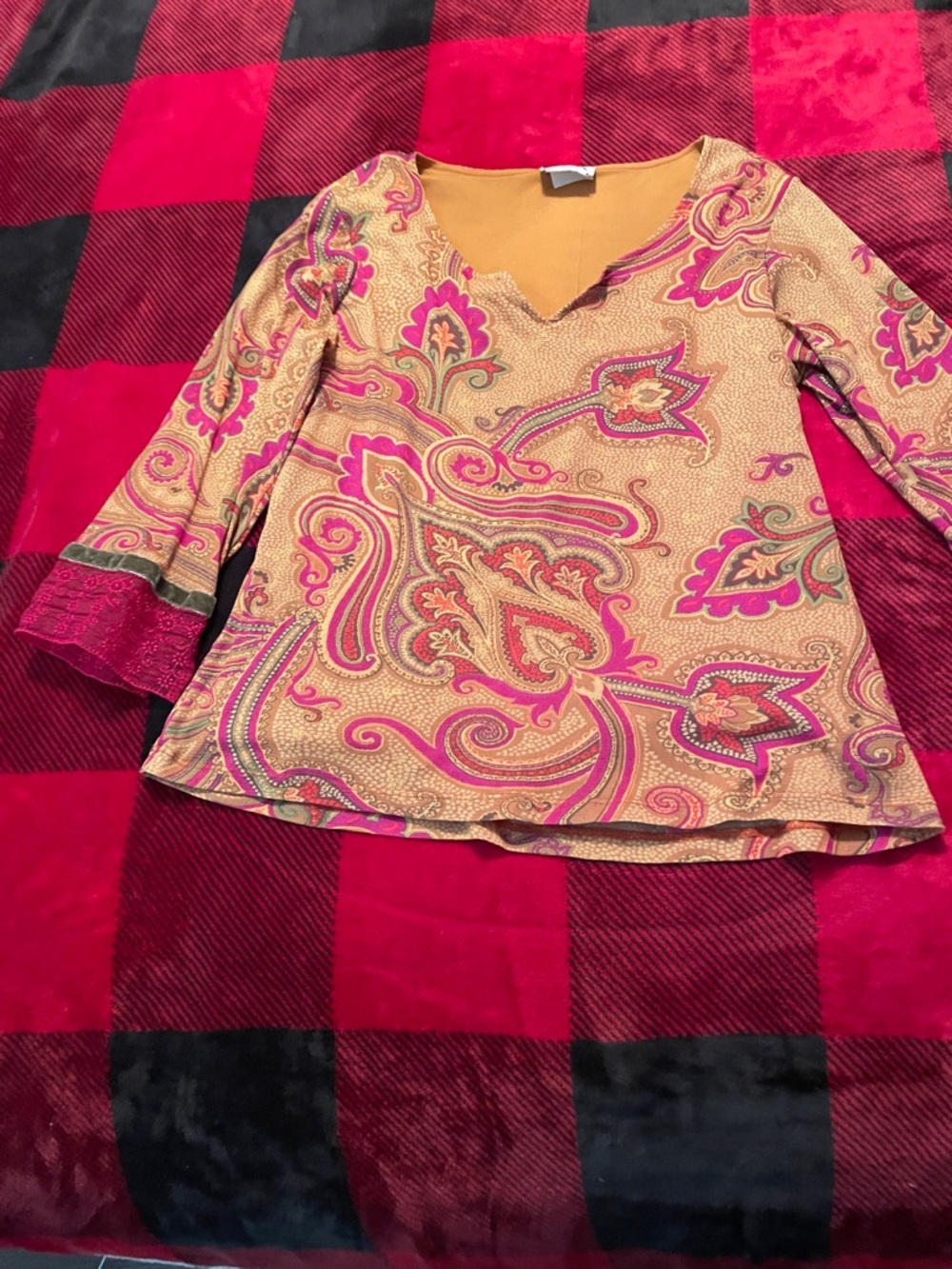 Woman’s Paisley 3/4Sleeve Top - Pink & Gold